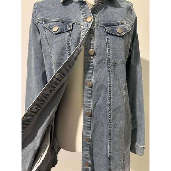 Logo By Lori Goldstein distressed hem Jean jacket - Picture 3 of 6